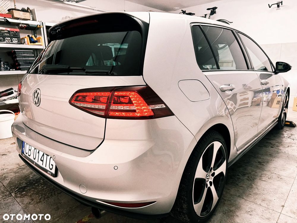 Volkswagen Golf GTI Performance BlueMotion Technology DSG - 11