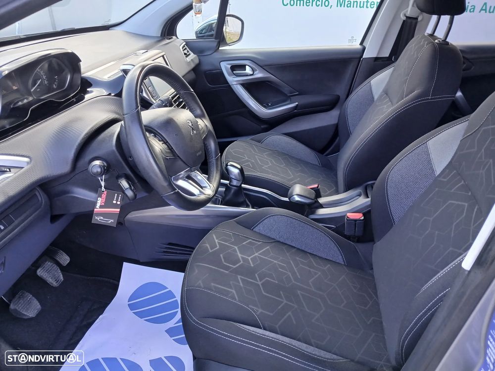 Peugeot 2008 1.2 PureTech Style - 16