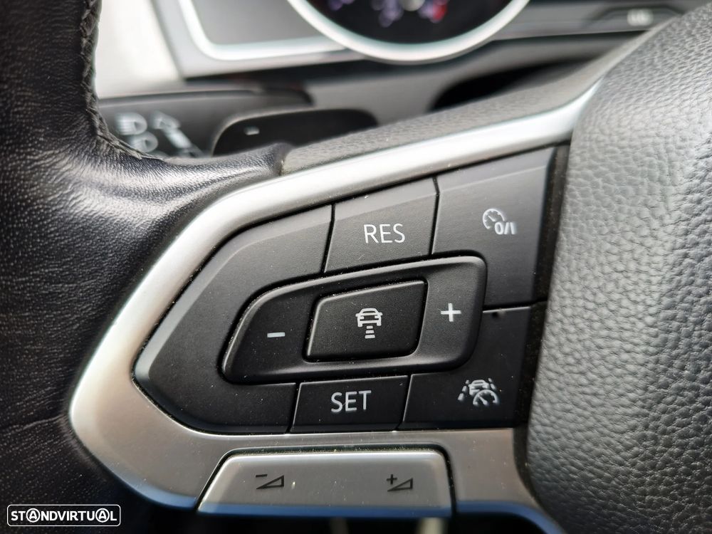 VW Passat Variant 1.6 TDI Business DSG - 22
