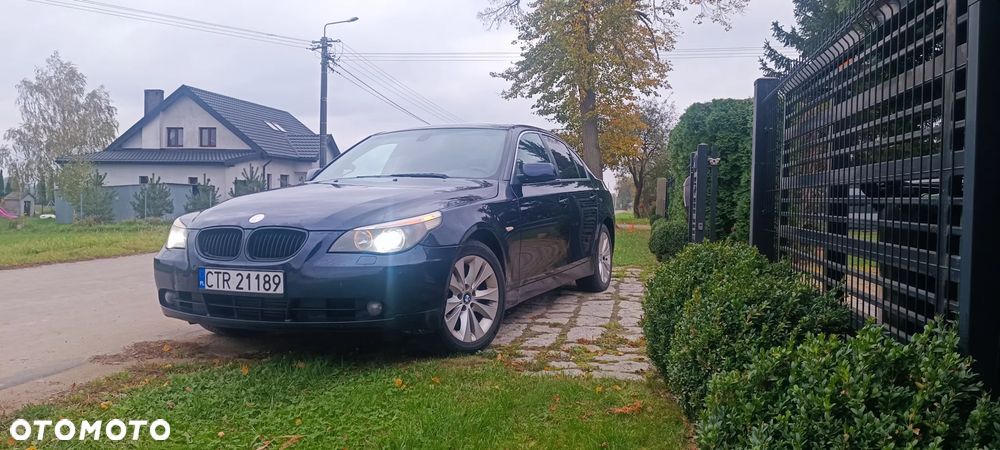 BMW 5 Series 2004 photo 2