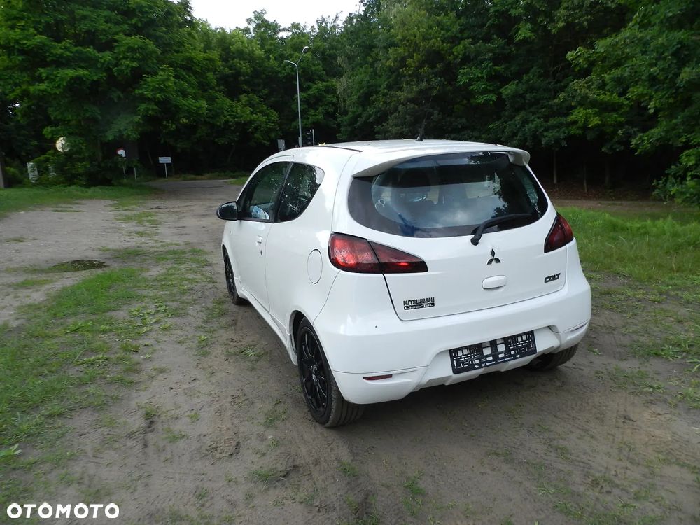 Mitsubishi Colt - 4