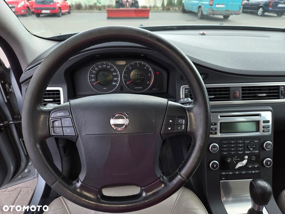 Volvo V70 2.0D Momentum - 24