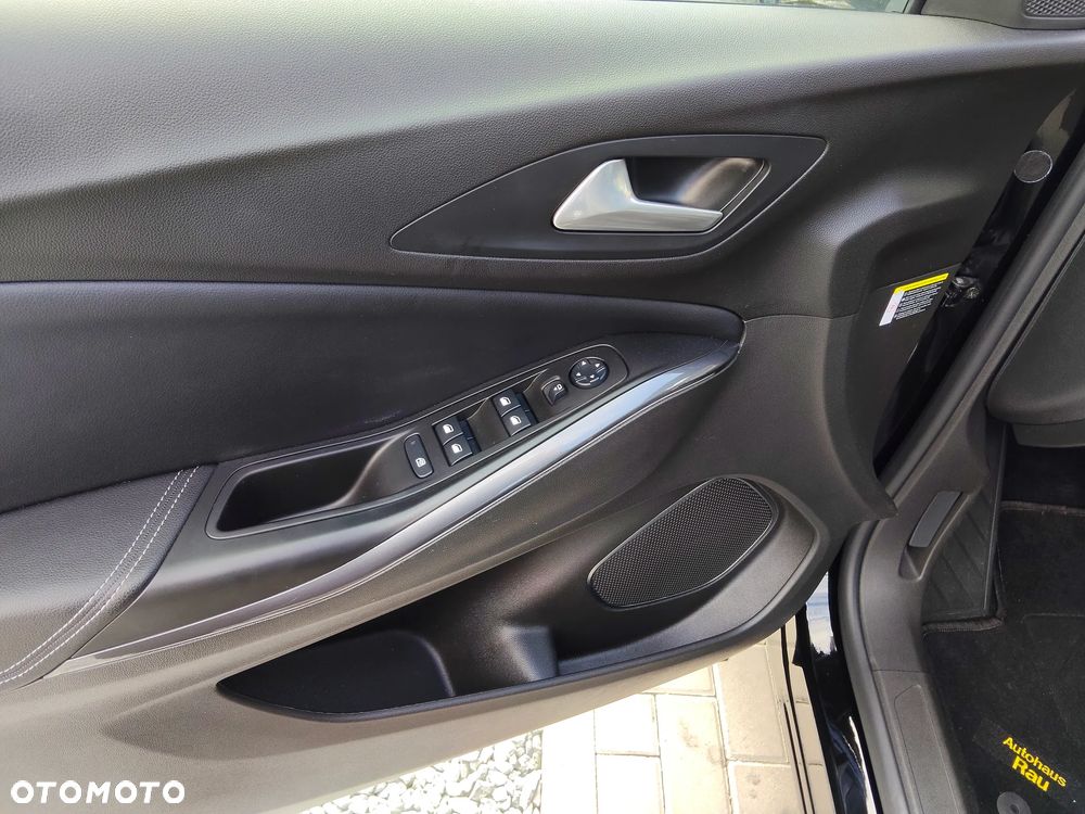 Opel Grandland X 1.6 T Ultimate S&S - 11