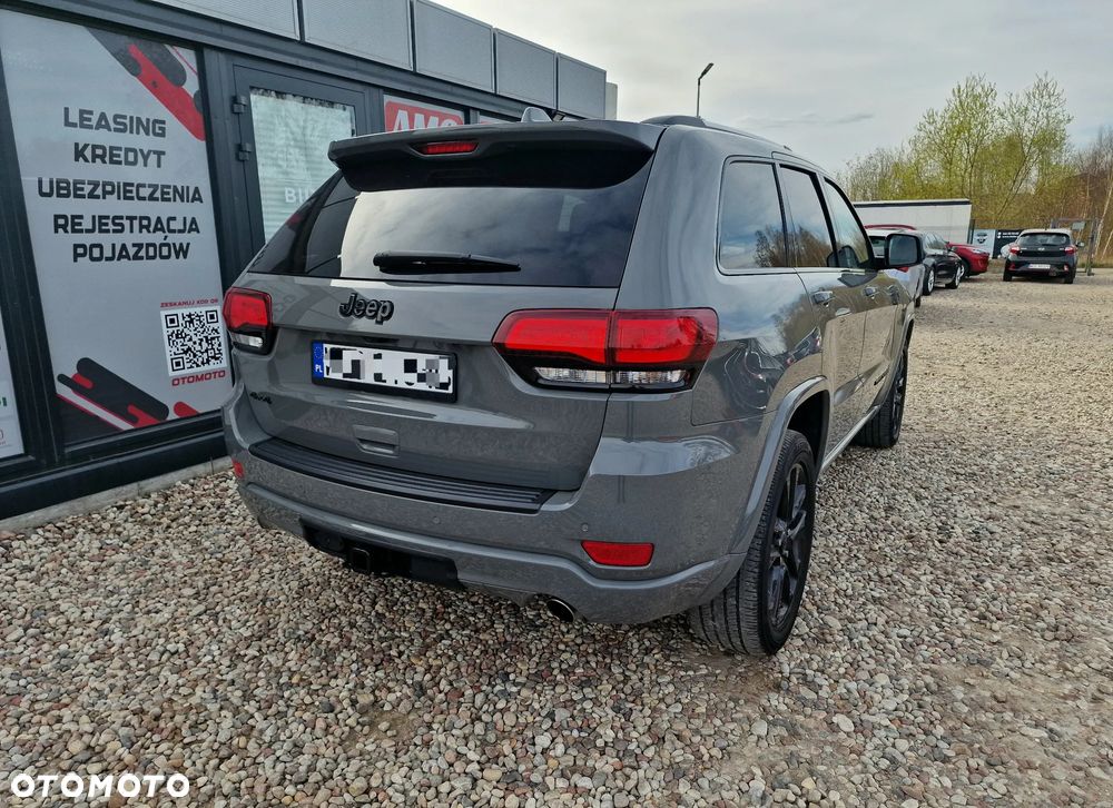 Jeep Grand Cherokee - 8