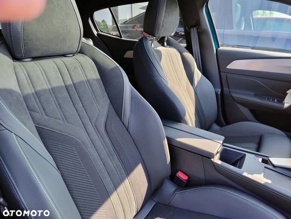 Peugeot 408 1.2 PureTech GT S&S EAT8 - 38