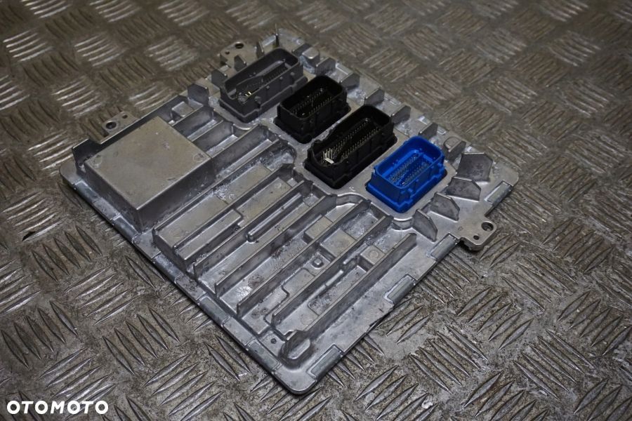 GM CHEVROLET CORVETTE C8 2020 - Sterownik Silnika ECU Komputer E99 USA - 4