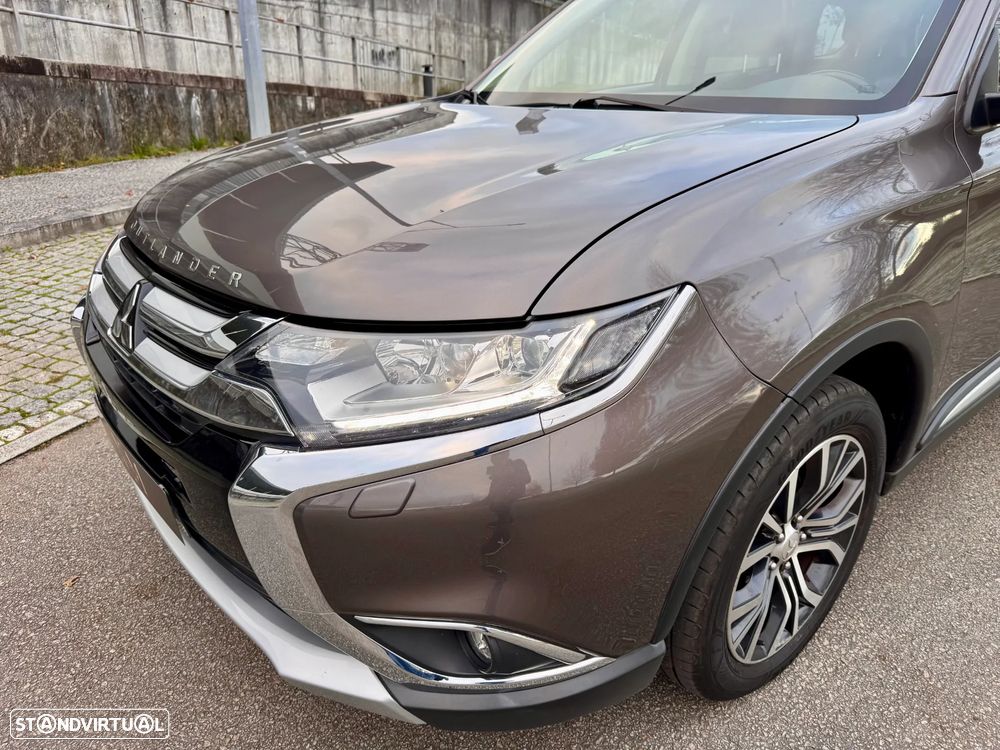 Mitsubishi Outlander 2.2 DI-D Intense+ - 22