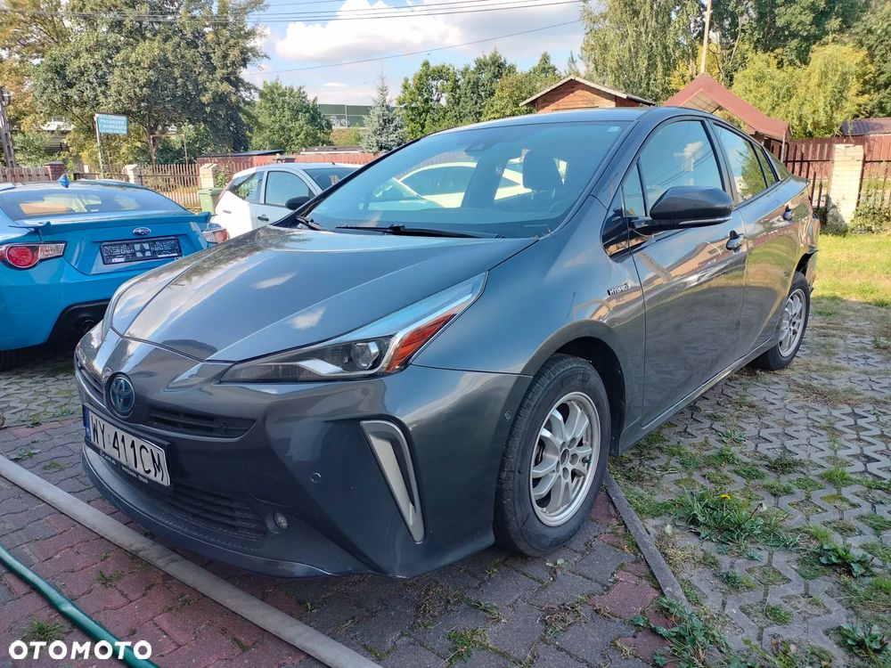 Toyota Prius Hybrid - 4