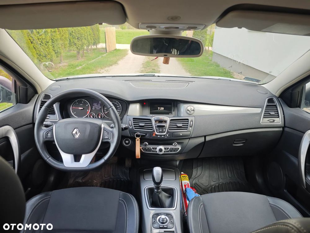Renault Laguna dCi 110 FAP Paris - 6