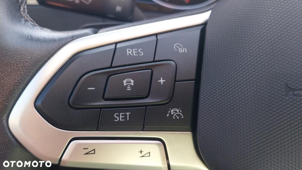 Volkswagen Passat - 21