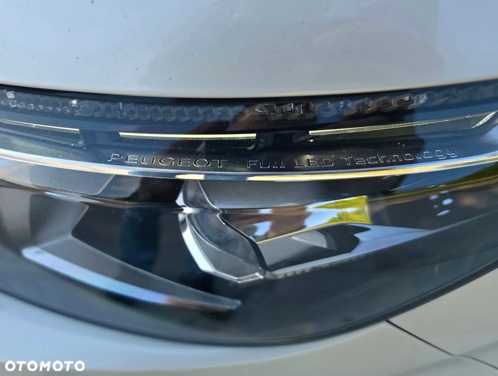 Peugeot 5008 1.6 BlueHDI Allure S&S EAT6 - 12