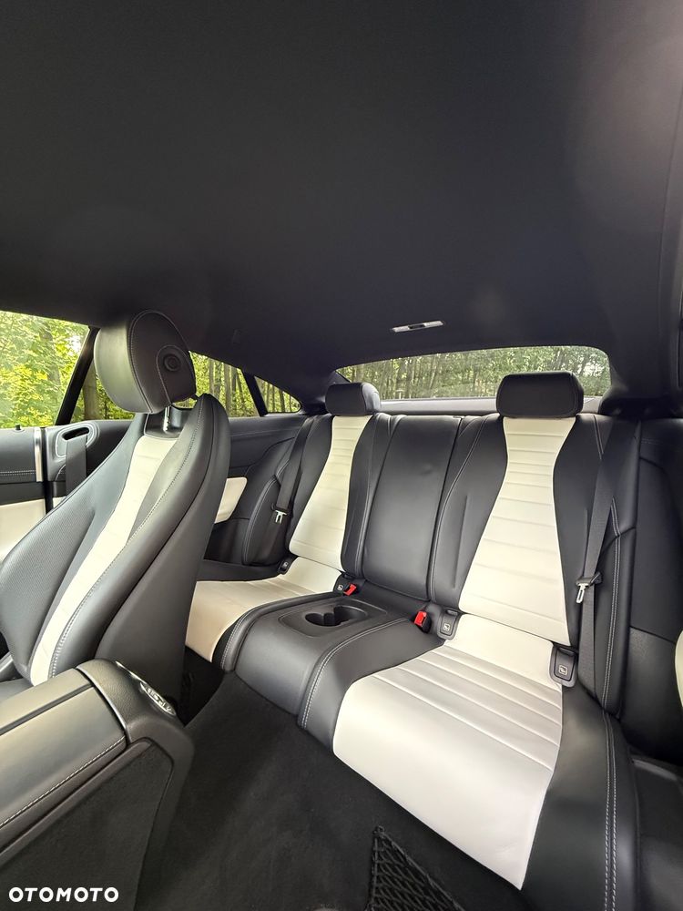Mercedes-Benz Klasa E 220 d Coupe 4-Matic 9G-TRONIC - 7