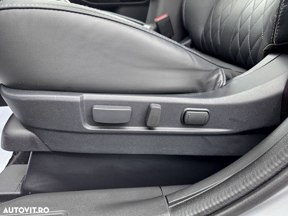 Mitsubishi Outlander - 25
