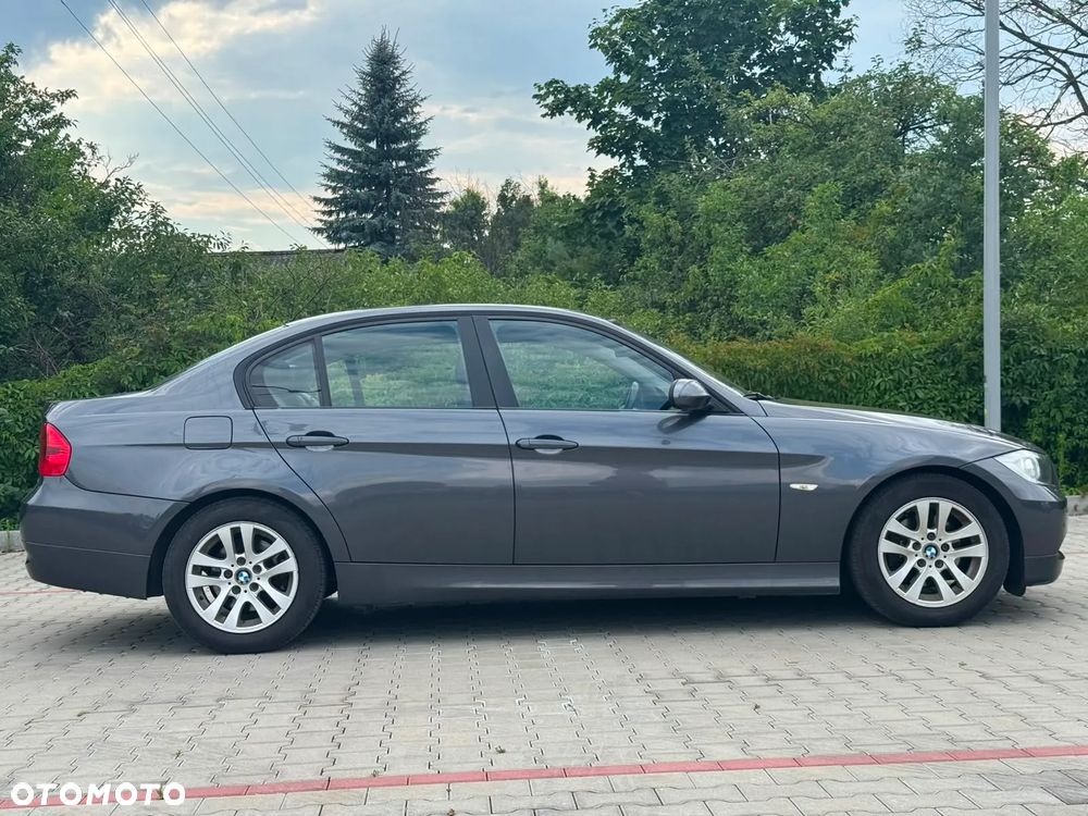 BMW Seria 3 318i - 9