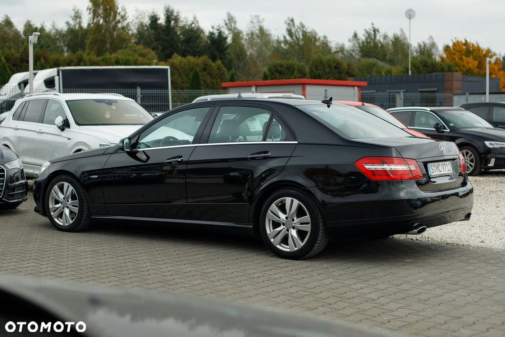 Mercedes-Benz Klasa E 350 CGI BlueEFFICIENCY 7G-TRONIC Avantgarde - 12