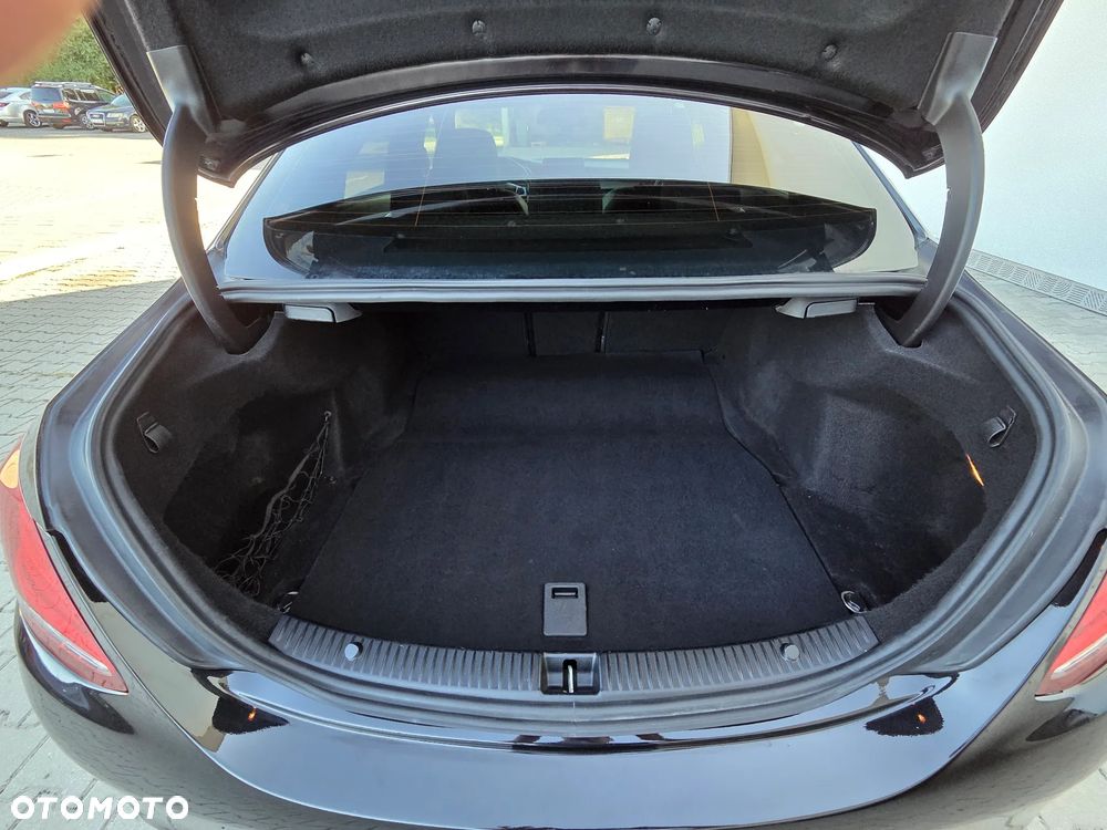 Mercedes-Benz Klasa C 300 BlueTEC Hybrid 7G-TRONIC Edition 1 - 23
