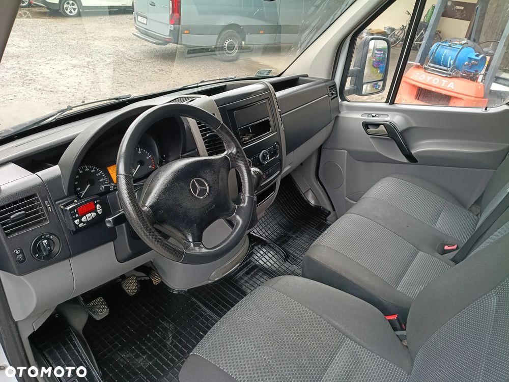 Mercedes-Benz Sprinter - 35