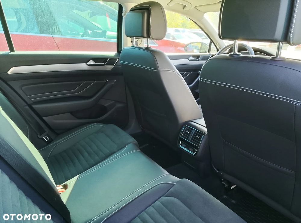 Volkswagen Passat - 16