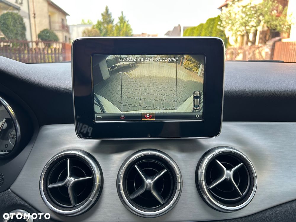 Mercedes-Benz CLA 200 7G-DCT AMG Line - 25