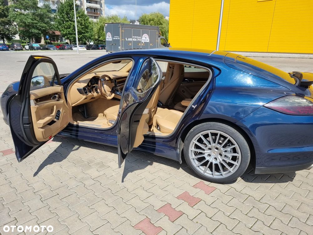 Porsche Panamera 4S - 1