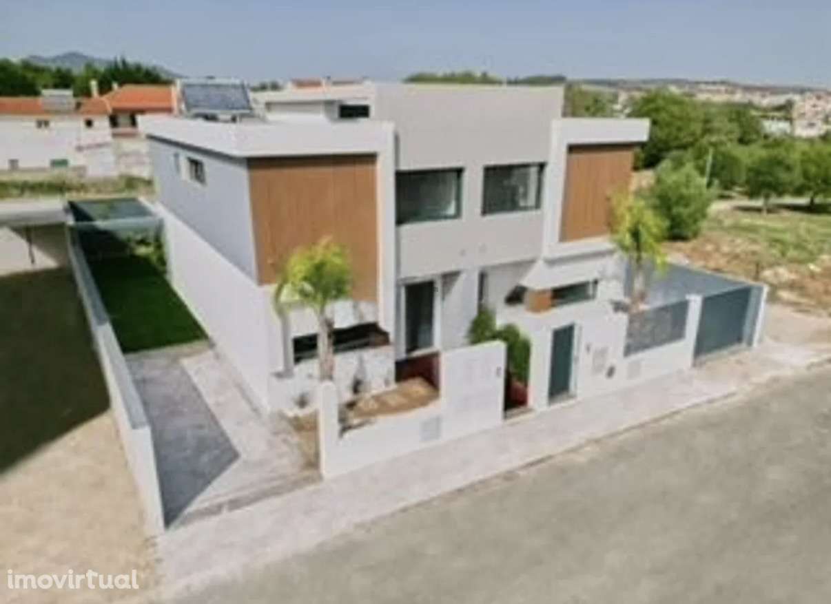 Moradia moderna com Jardim Privativo. - Grande imagem: 3/8