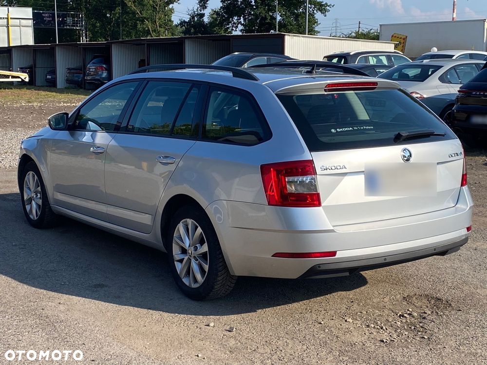 Skoda Octavia 2.0 TDI Ambition DSG - 11