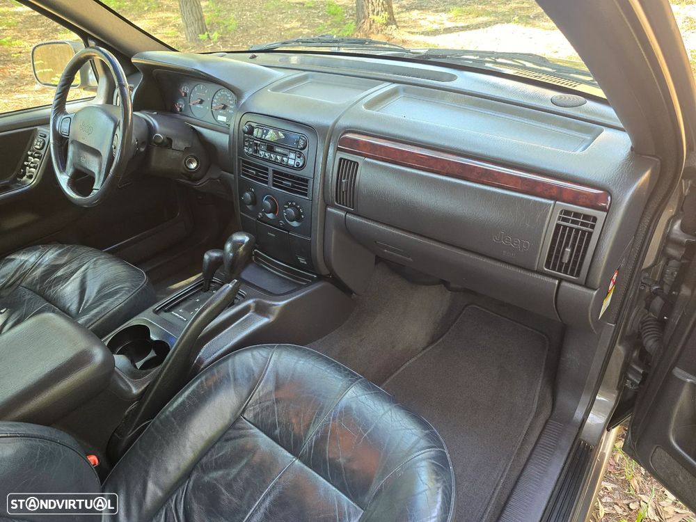 Jeep Grand Cherokee 3.1 TD Laredo - 22