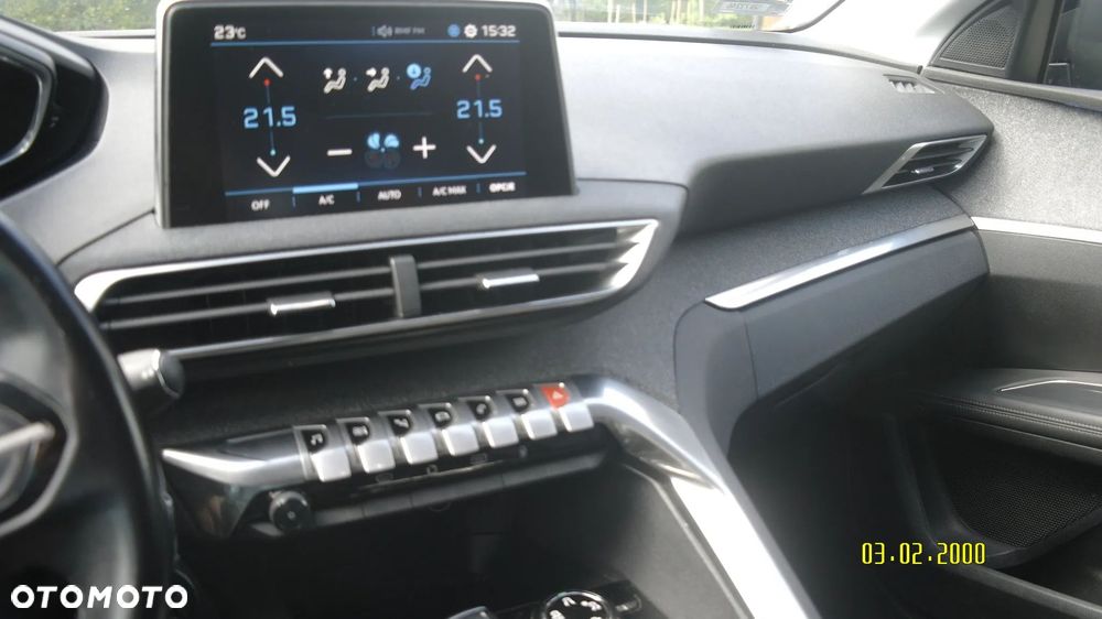 Peugeot 5008 1.2 PureTech Active S&S EAT6 - 10