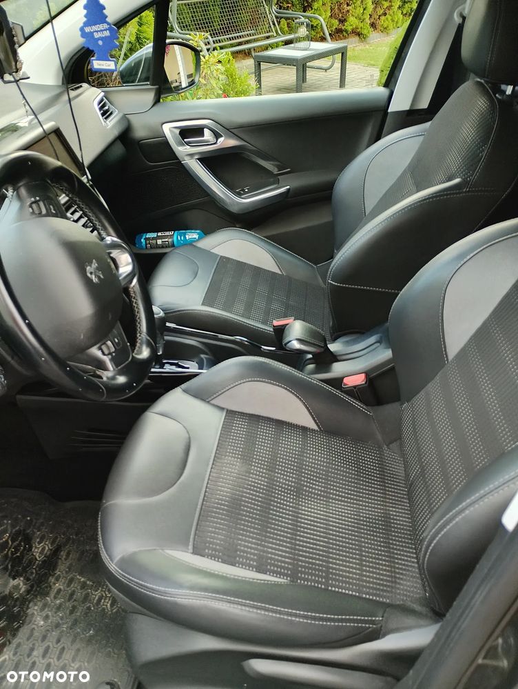 Peugeot 2008 - 12