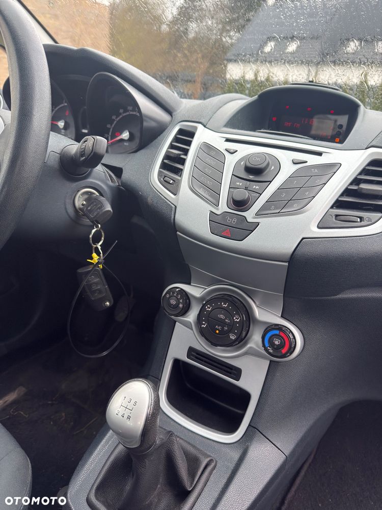 Ford Fiesta 1.25 Champions Edition - 18