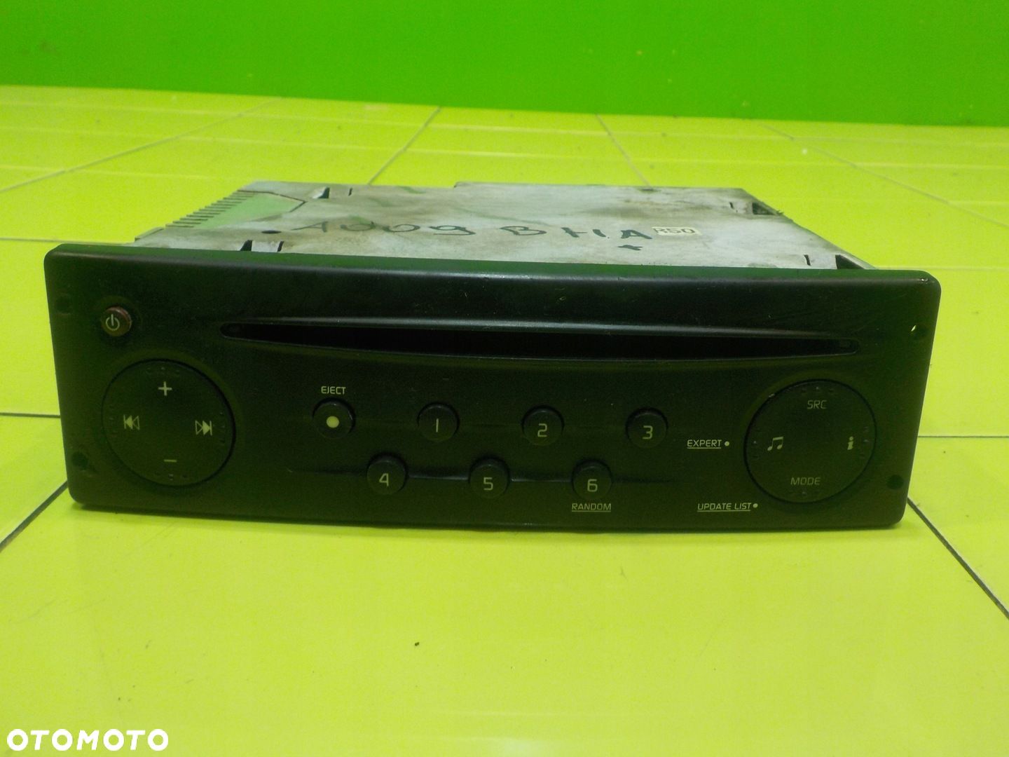 TRAFIC VIVARO PRIMASTAR II LIFT 09r VAN radio CD 8200633634 8200638634T - 1