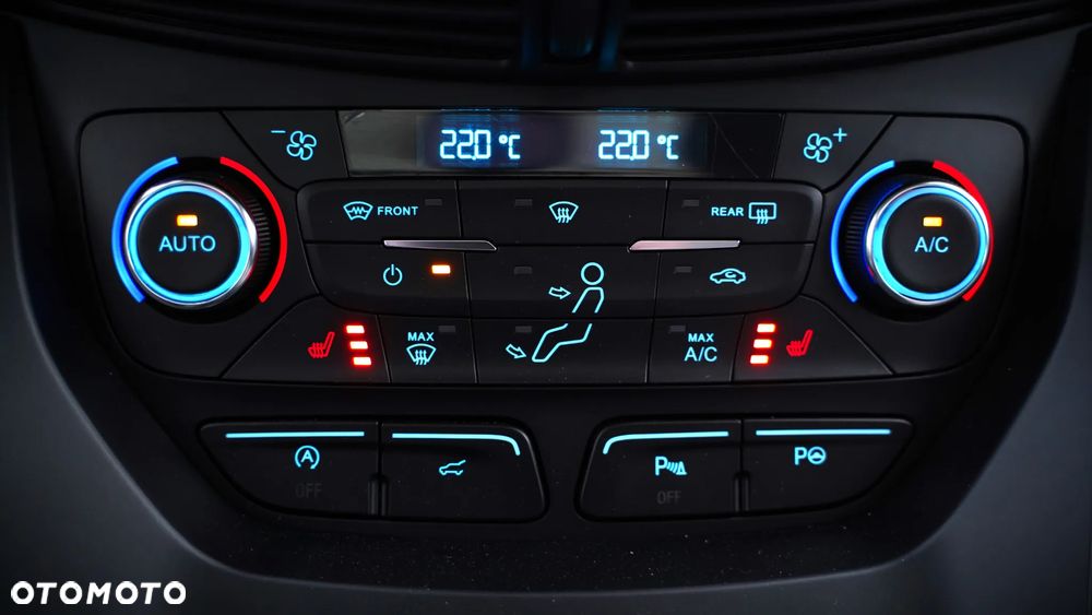 Ford Kuga 2.0 TDCi 4x4 Vignale - 28