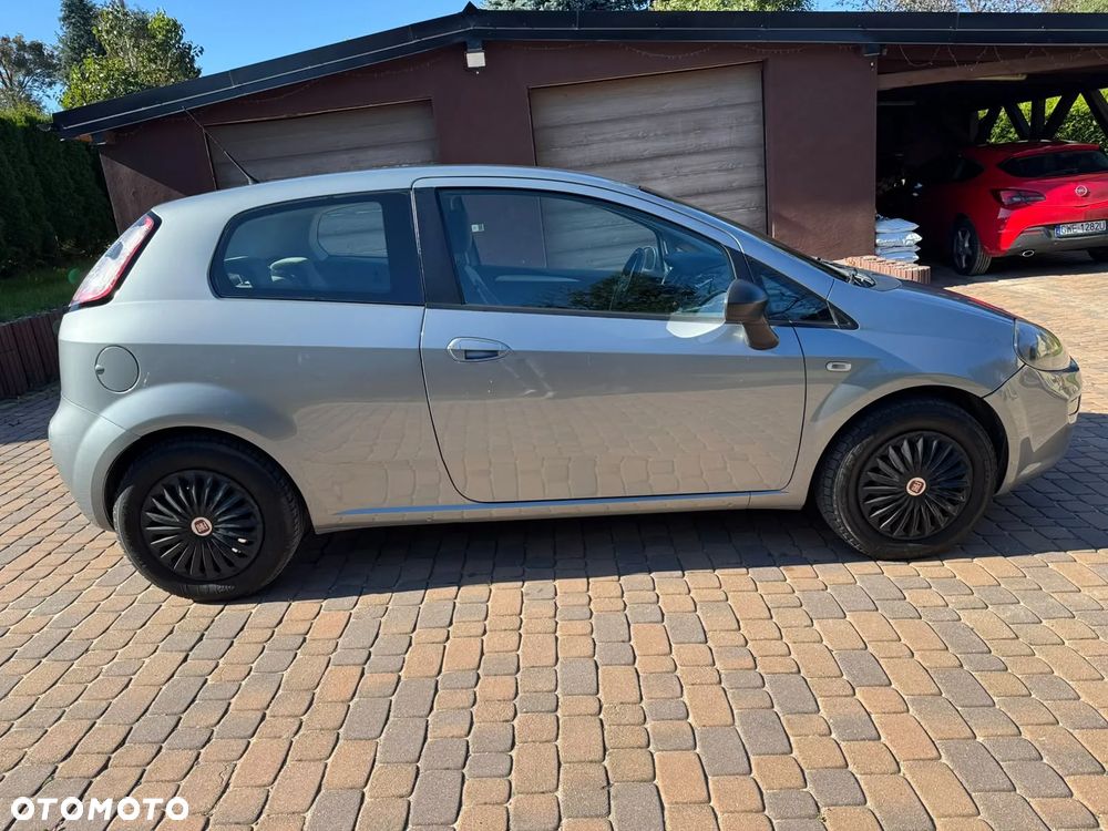 Fiat Punto 2012 photo 3
