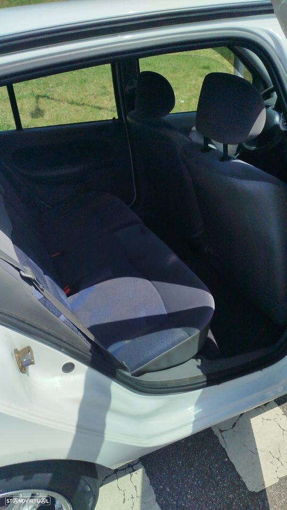Renault Clio 1.2 RT - 8