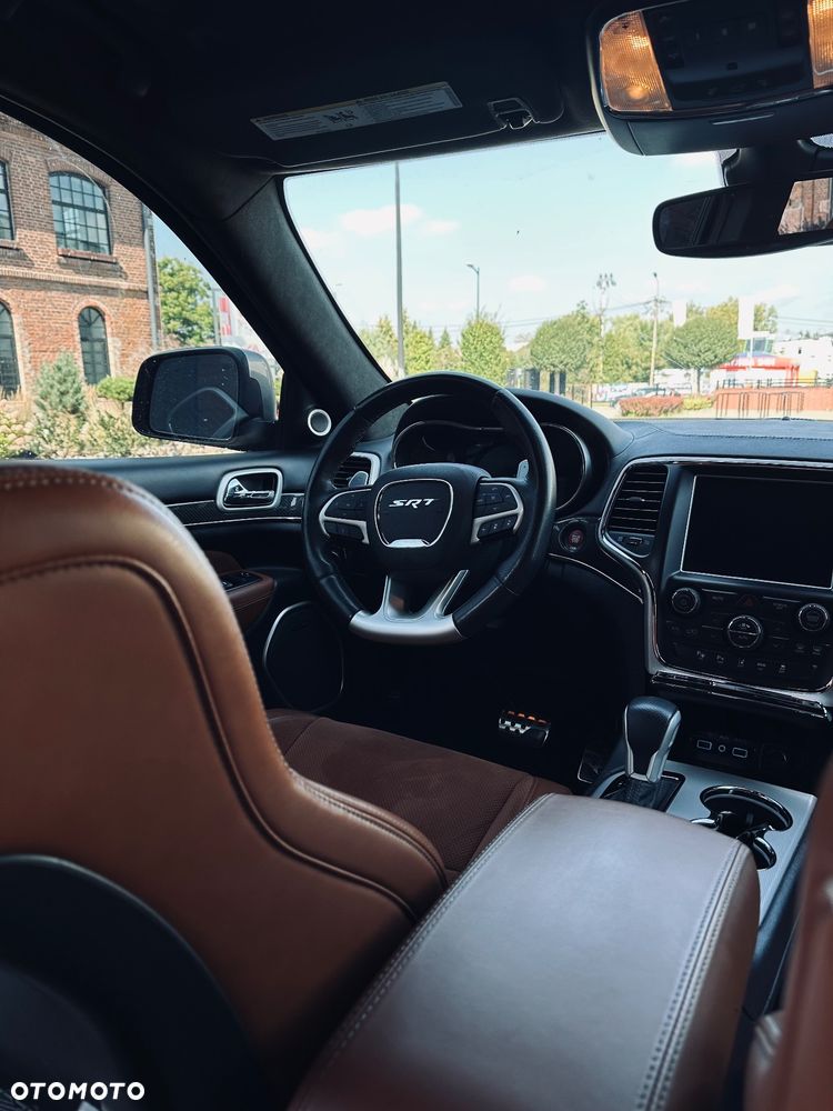 Jeep Grand Cherokee SRT Night - 12