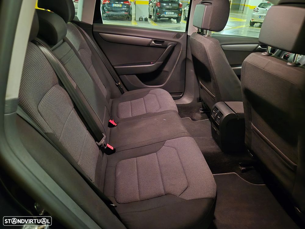 Volkswagen Passat Variant 1.6 TDI Confortline — fotografia 34