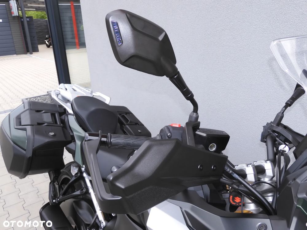 Suzuki GSX - 6