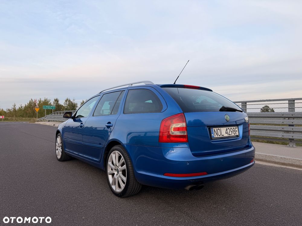 Skoda Octavia 2.0 TDI DPF RS DSG - 7