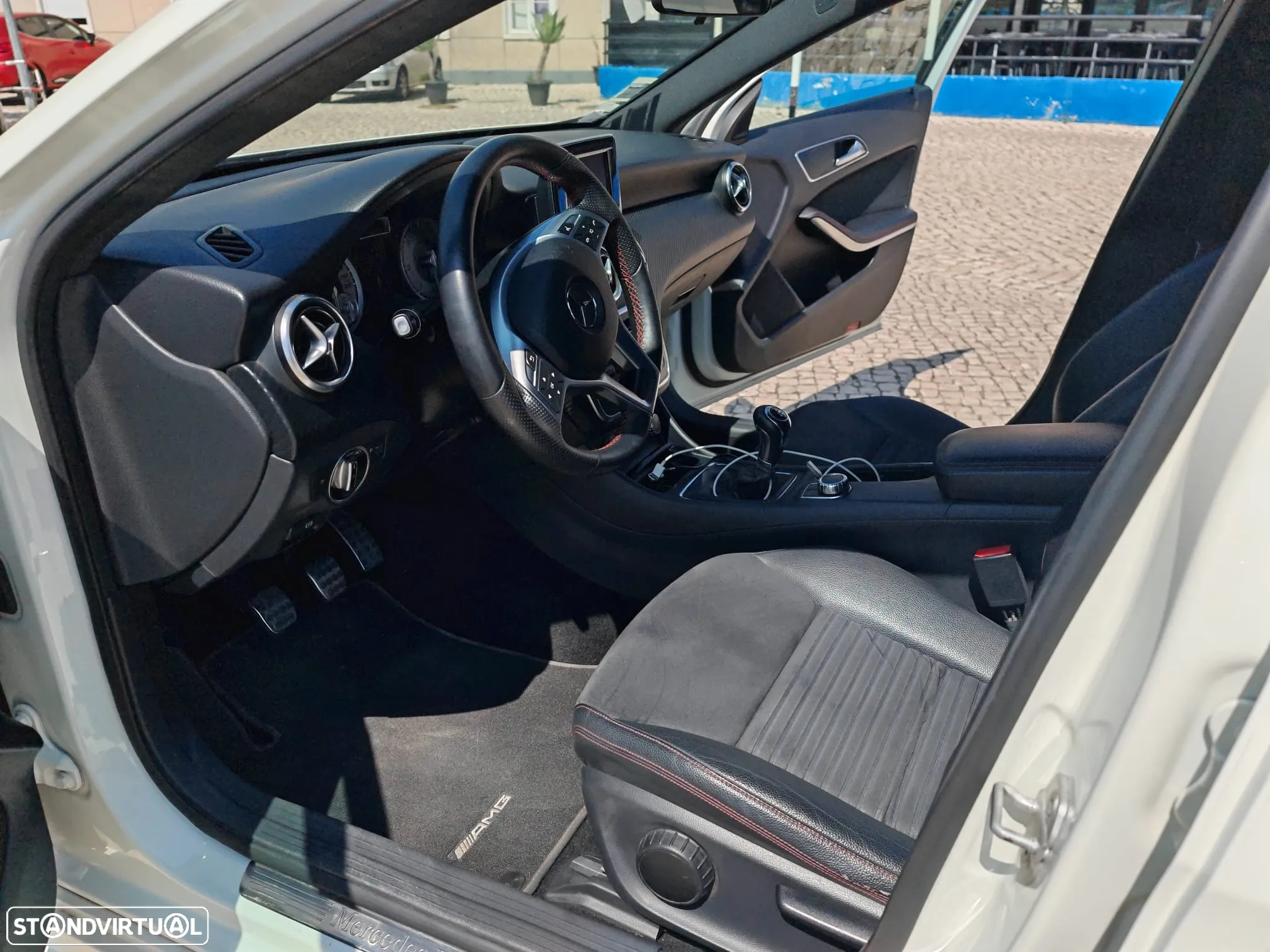 Mercedes-Benz A 200 CDi BE AMG Sport - 10
