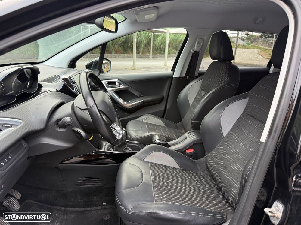 Peugeot 2008 1.2 PureTech Allure - 8