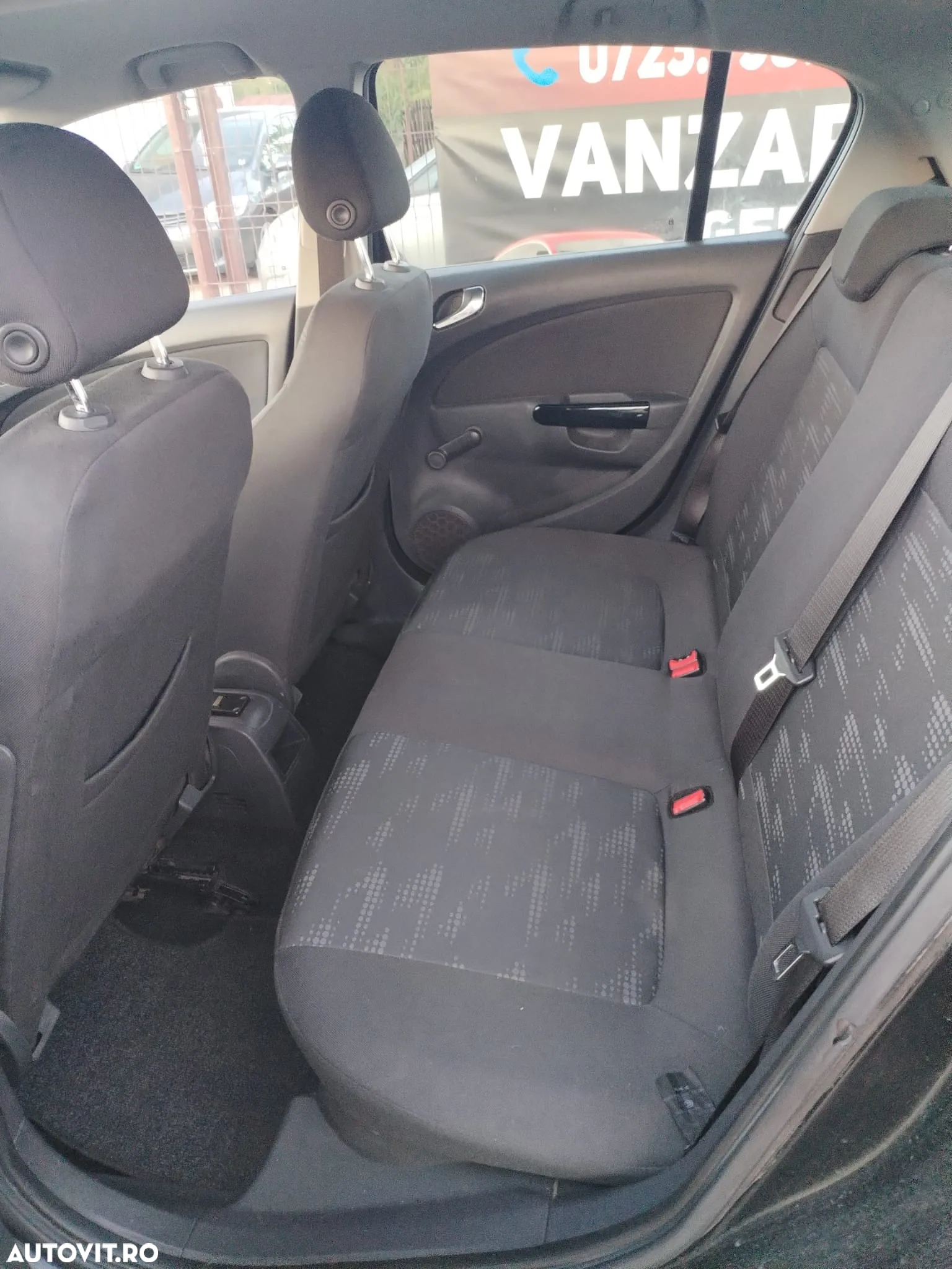 Opel Corsa 1.4 16V Satellite - 11