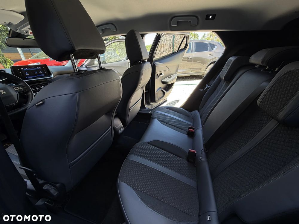 Peugeot 2008 1.5 BlueHDi Allure Pack S&S EAT8 - 21