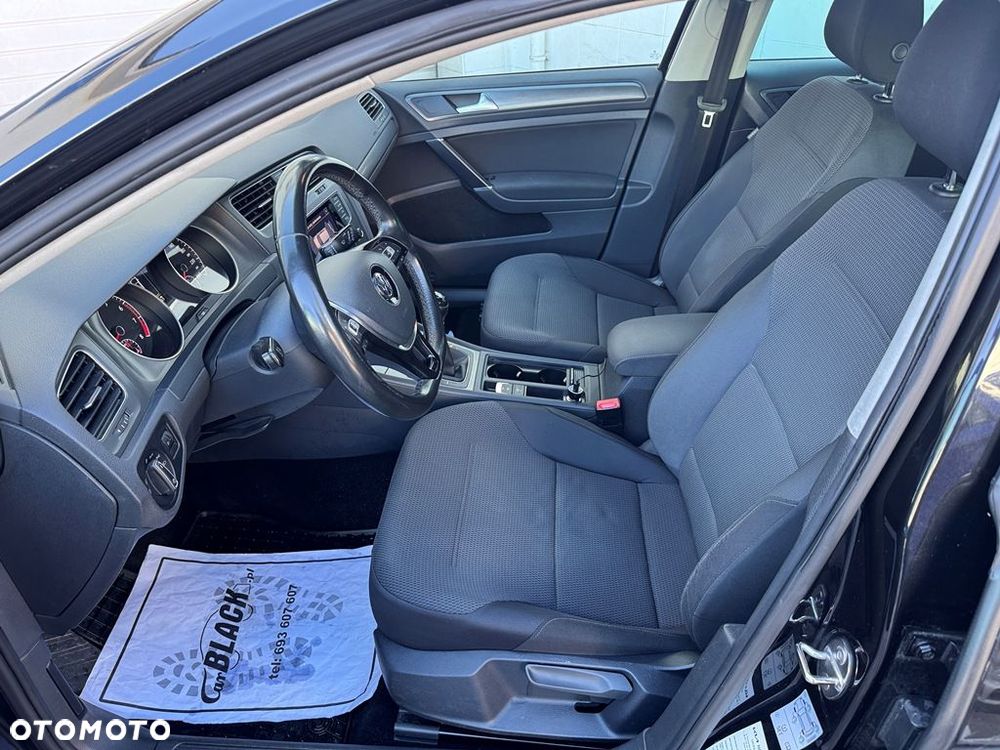 Volkswagen Golf - 11