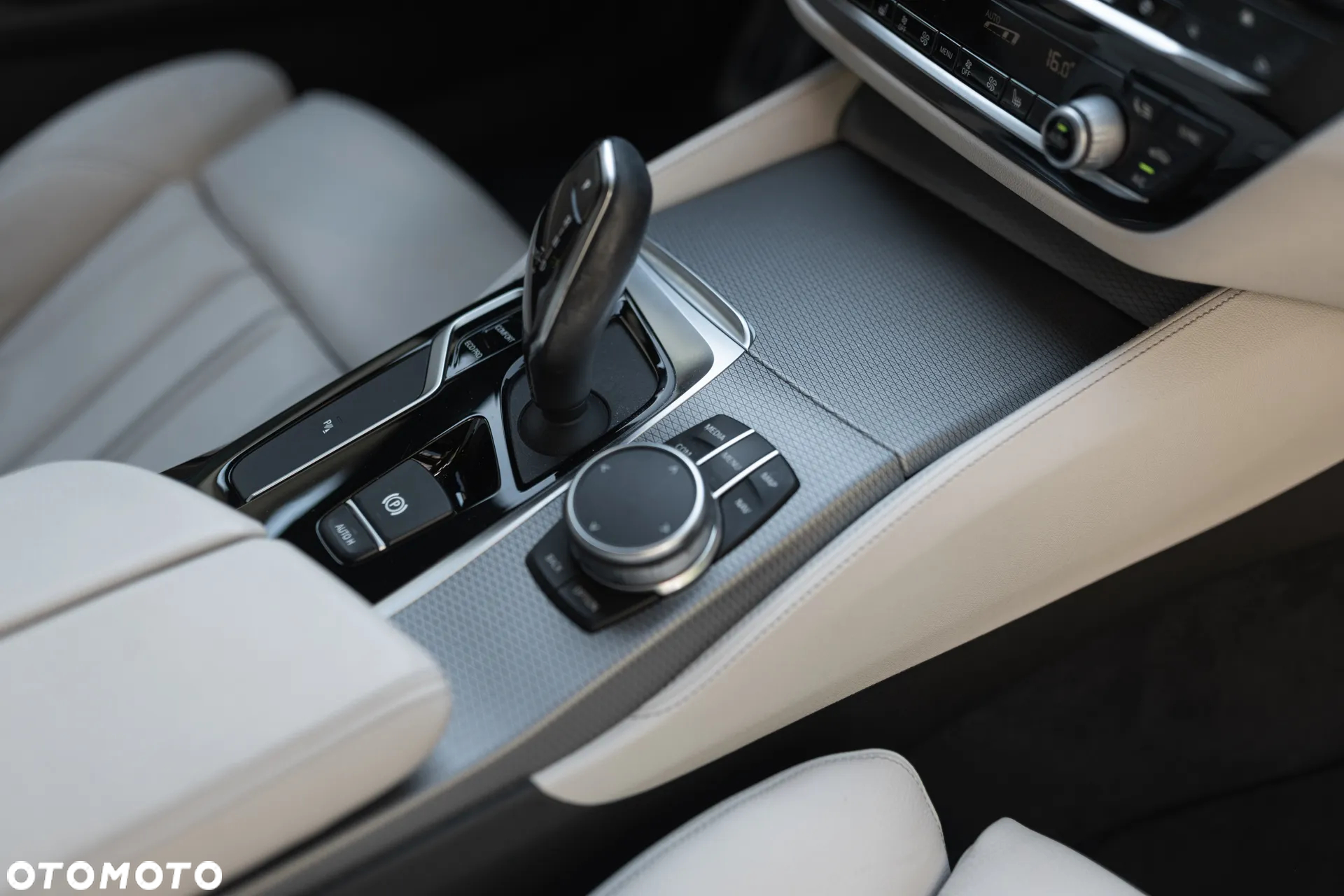 BMW Seria 5 520d xDrive Sport - 14