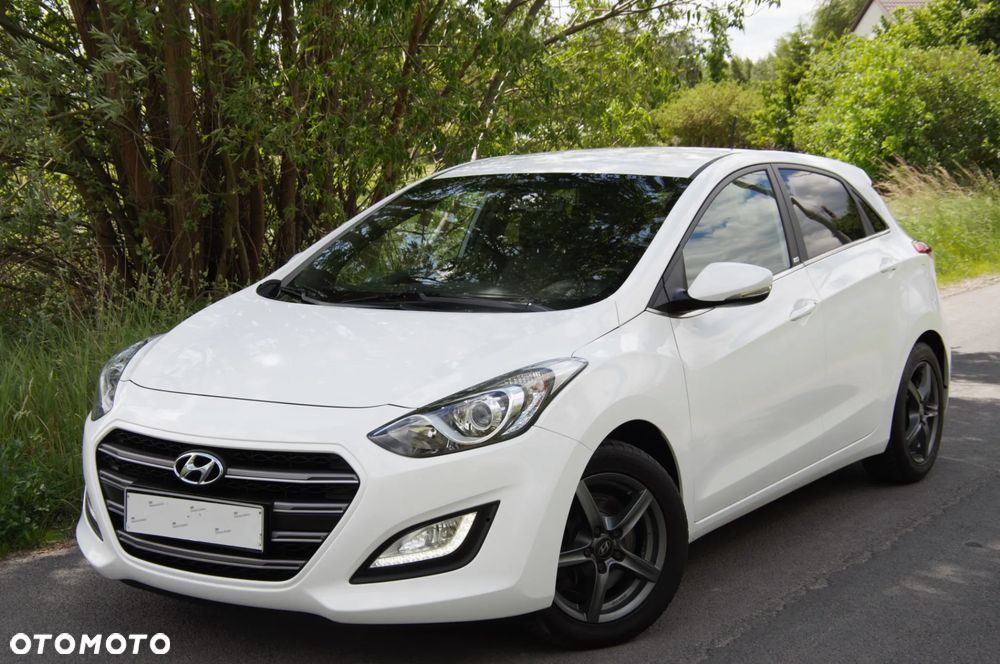 Hyundai i30 blue 1.6 GDI Passion - 1