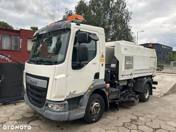DAF LF Zamiatarka miejska uliczna dwustronna SCARAB 5,5 m3 Euro 6