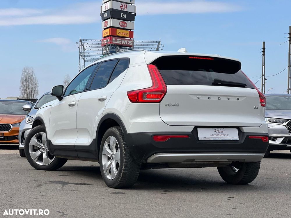 Volvo XC 40 B4 AT8 Mild Hybrid Momentum Pro - 5