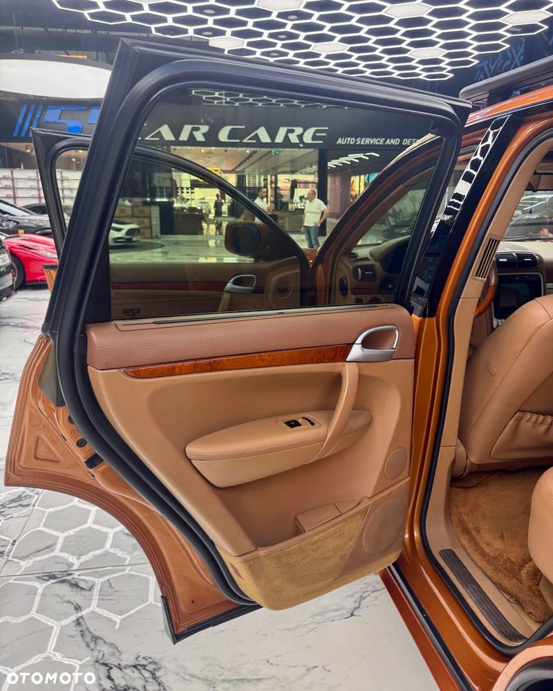 Porsche Cayenne - 30