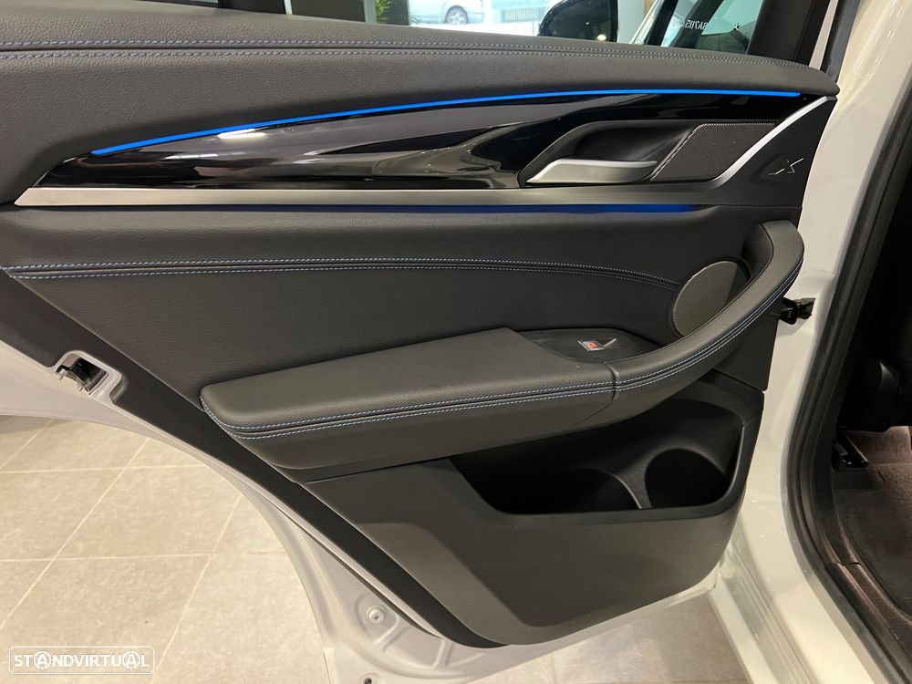 BMW iX3 M Sport Impressive - 27