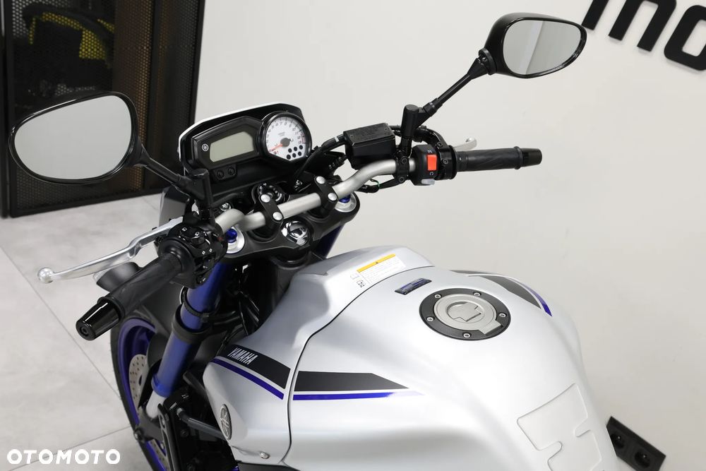 Yamaha FZ8 - 16